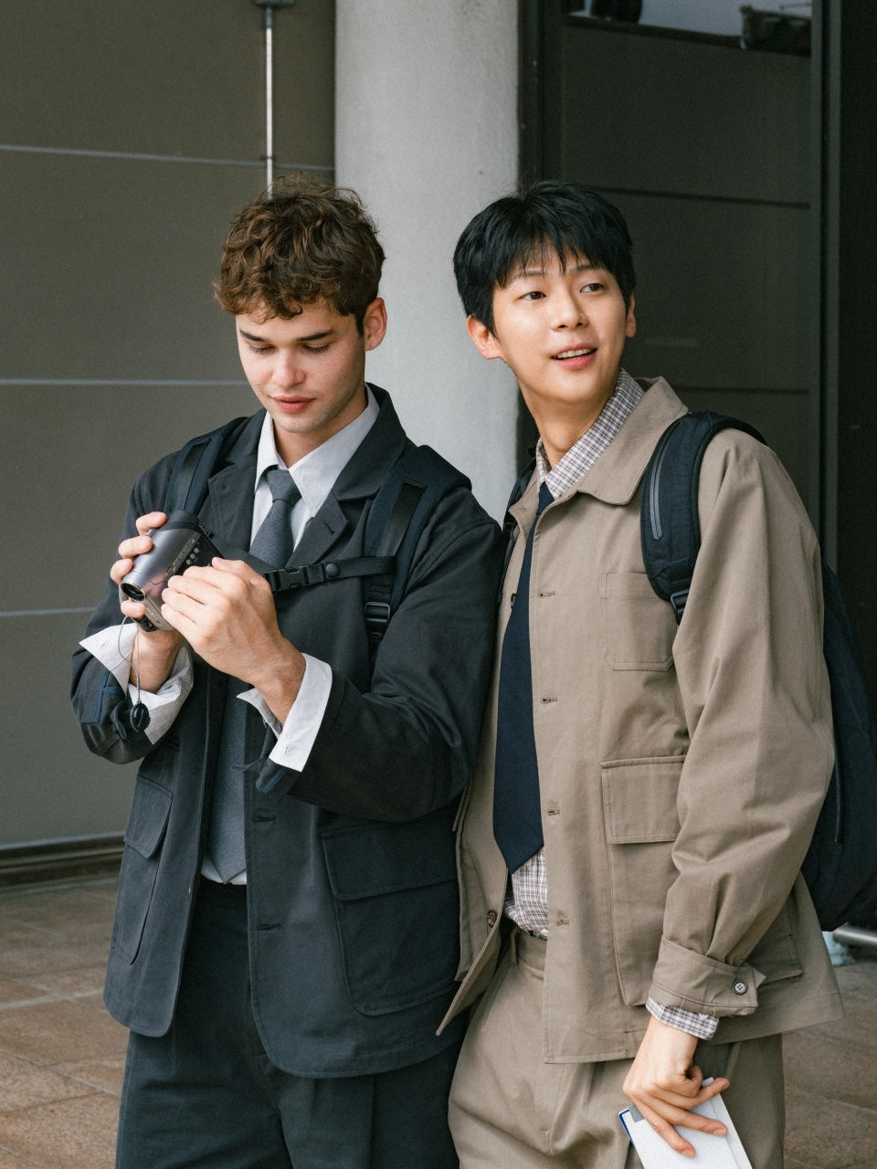 City Worker Pin-tuck Trouser (Black)