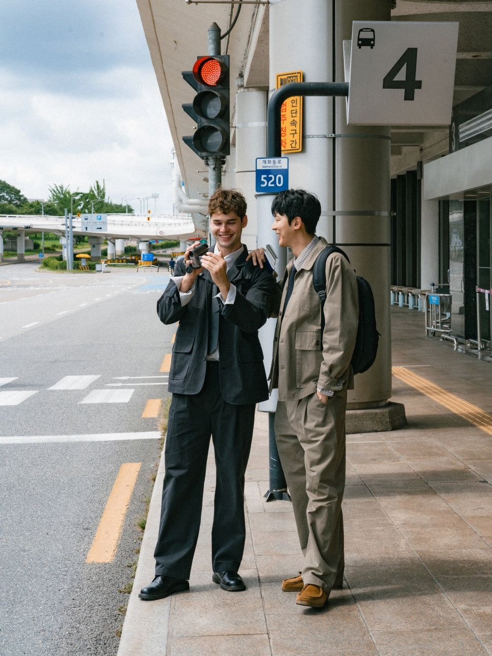 City Worker Pin-tuck Trouser (Khaki Gray)