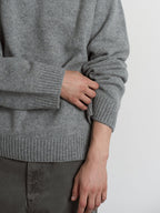 Shaggy Dog Round Knit (Grey)