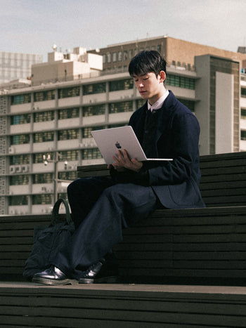 City Wool Pin-tuck Trouser (Navy)