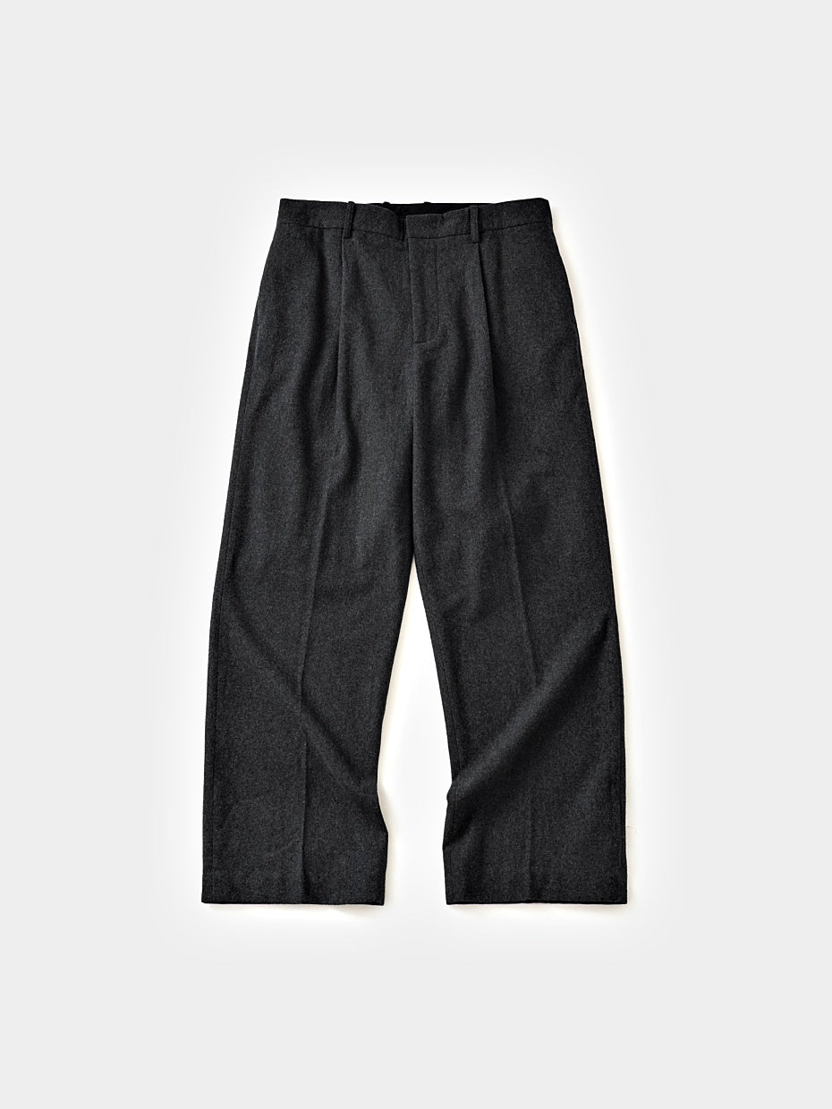City Light Wool Pin-tuck Trouser (Black)