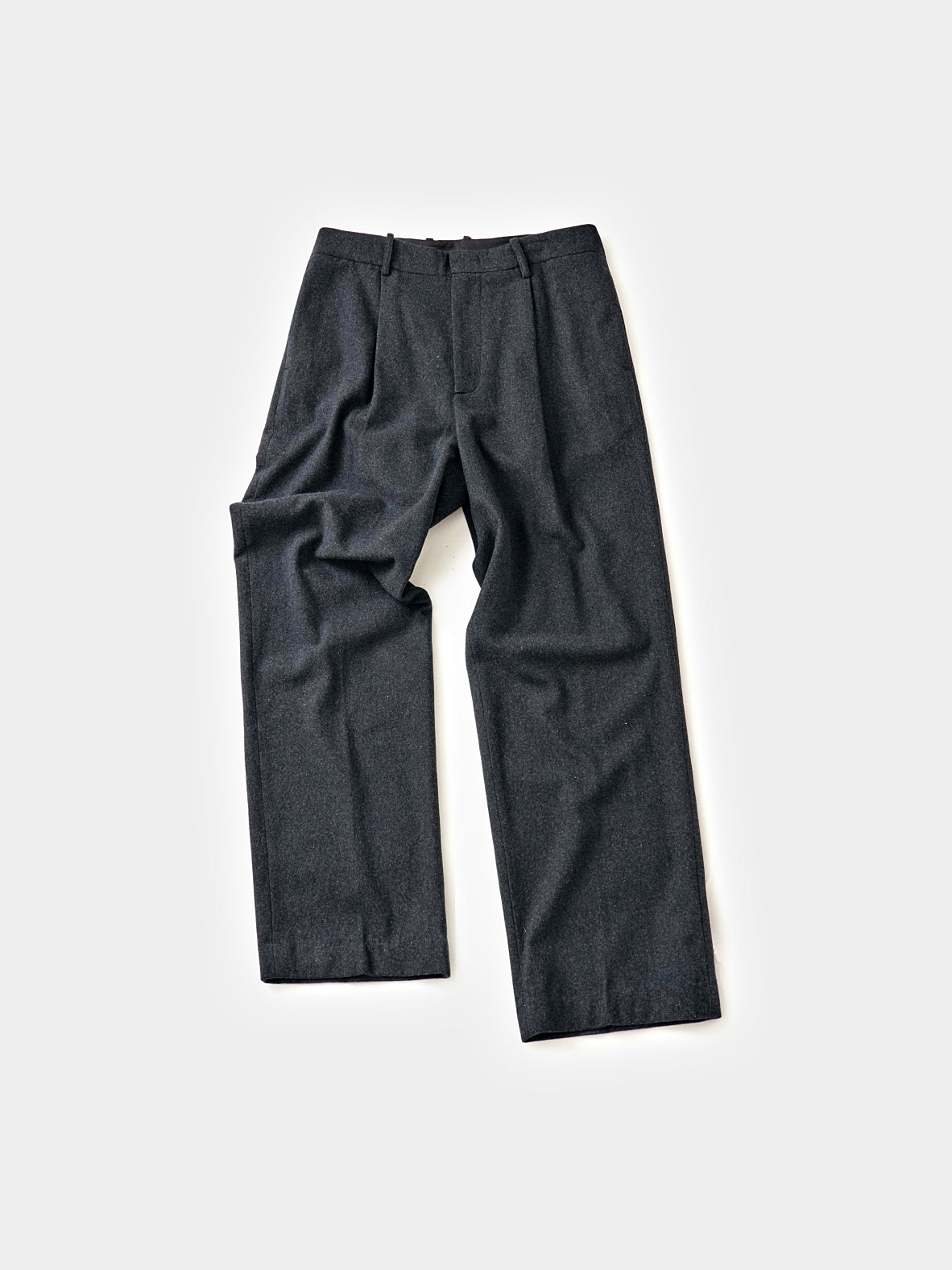 City Light Wool Pin-tuck Trouser (Charcoal)