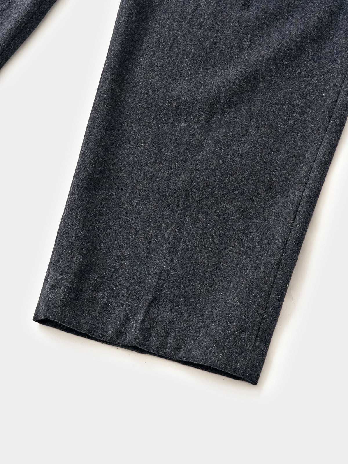 City Light Wool Pin-tuck Trouser (Charcoal)