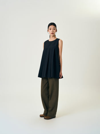 Pleats Sleeveless Top (Ivory)