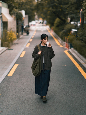 Fine Wool Roundneck Cardigan (Navy)